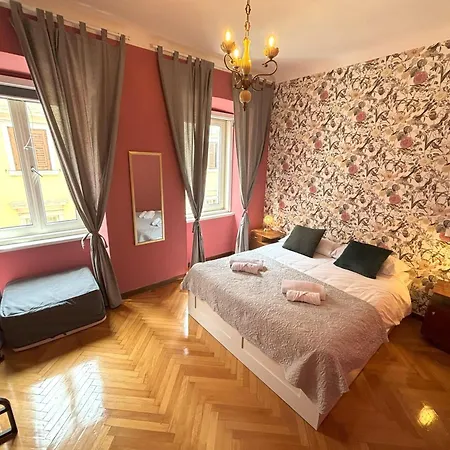 Sottosopra Apartament *